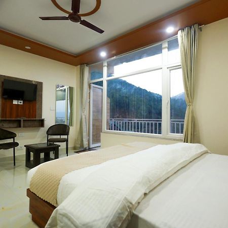 Mountain Shadow Hotel Kasauli Bagian luar foto