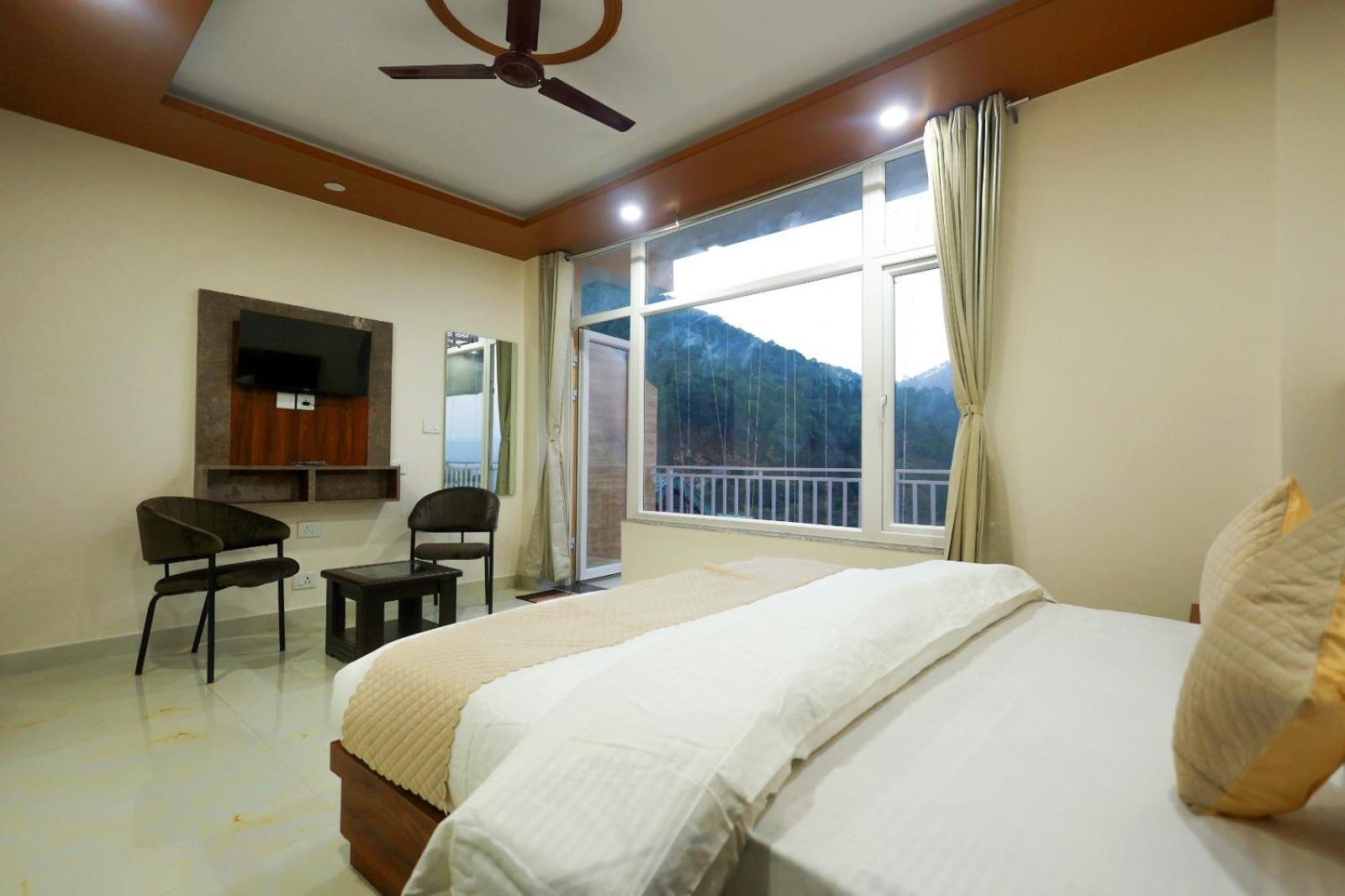 Mountain Shadow Hotel Kasauli Bagian luar foto